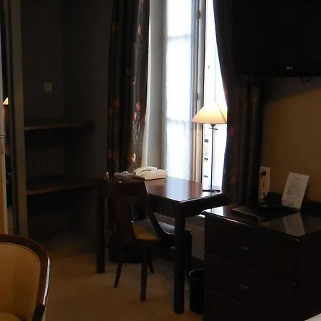 Cardinal Rive Gauche פריז