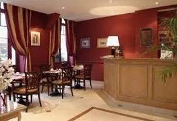 Cardinal Rive Gauche Parigi